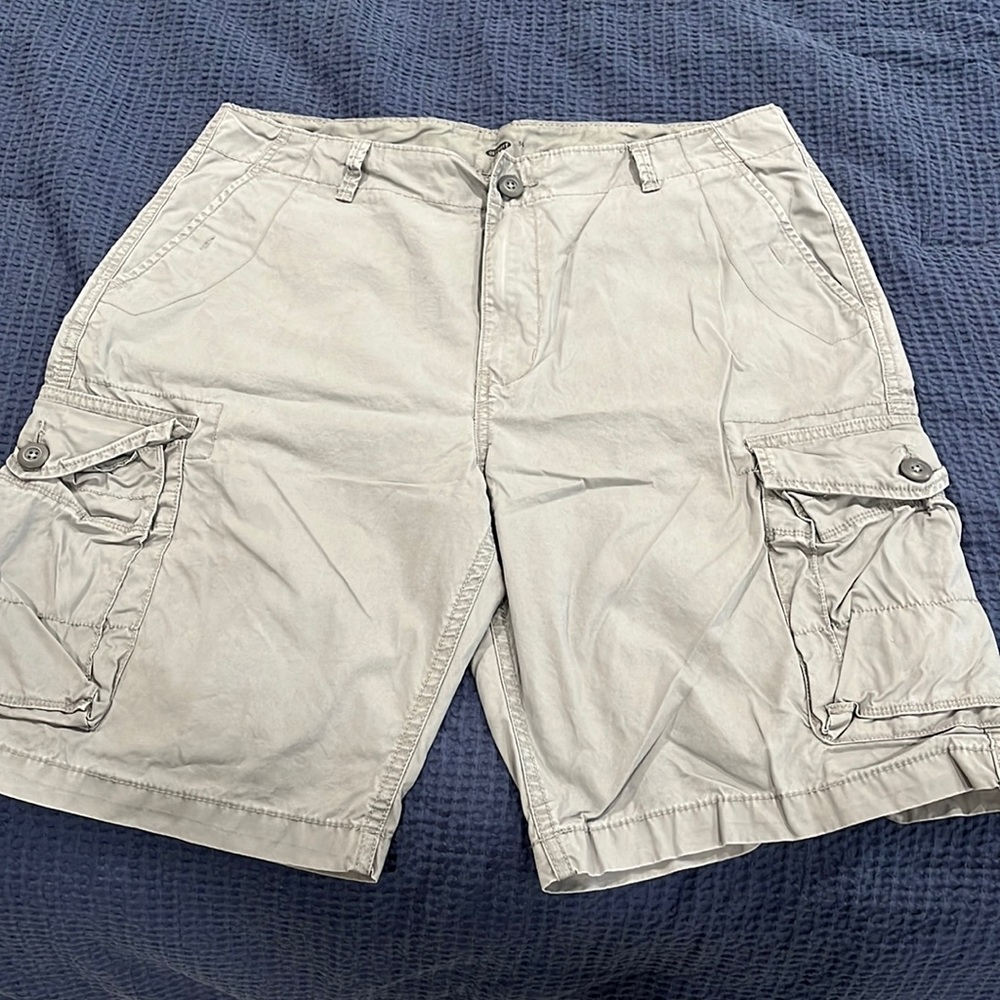 New never worn old navy Mens shorts size 36
